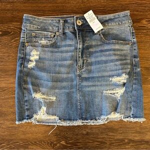 NWT American Eagle Outfitters Distressed Jean Mini Skirt - Women’s Size 8